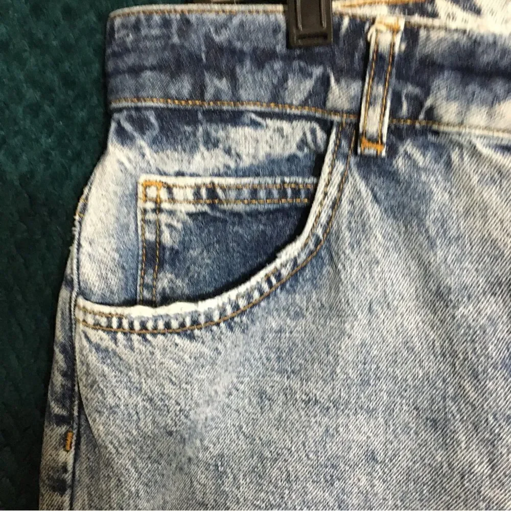 BDG Urban Outfitters Acid Wash Distressed Jeans Size 28